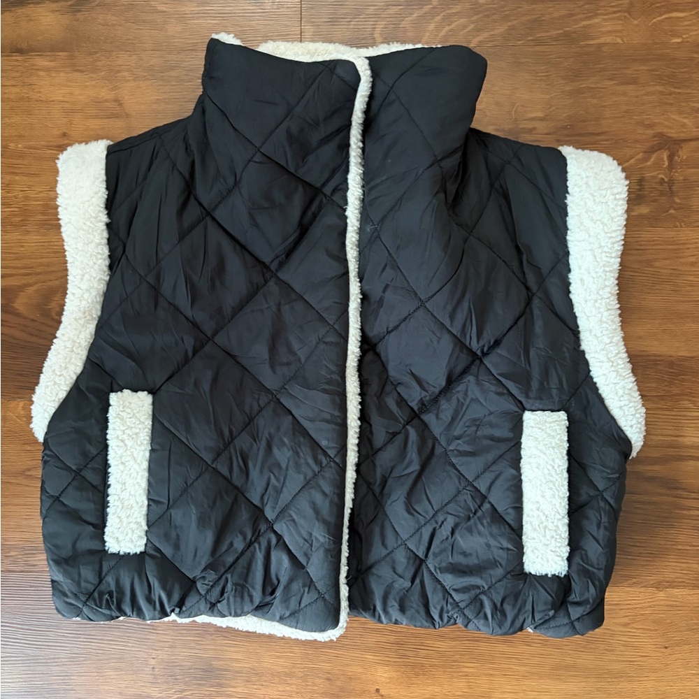 BLANK NYC Reversible Vest Women’s size M